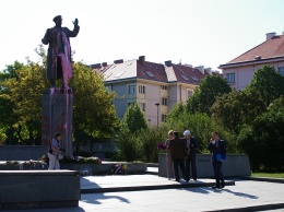 В Праге облит розовой краской памятник маршалу Ивану Коневу