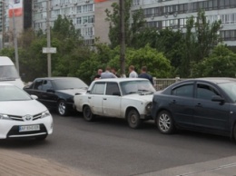 На Новом мосту столкнулось четыре легковых автомобиля