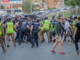 Финал Кубка Украины: фанаты "Динамо" и "Шахтера" подрались с полицией
