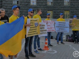 Работники и студенты вуза-переселенца митинговали против реорганизации