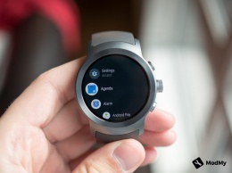 Google готовит к выпуску умные часы Wear OS 2