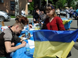 Этот день в истории: Ющенко согласился на Тимошенко, боевики на Донбассе организовали фейковый "референдум"