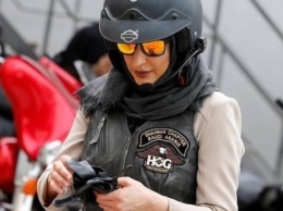 Девушкам в Саудовской Аравии разрешили ездить на мотоциклах