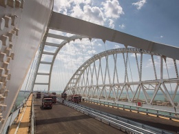 В воскресенье на Крымском мосту запускают рабочее движение транспорта