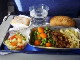 "Укрзализныця" в мае внедрит аналог питания в самолетах в некоторых поездах