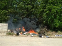 Керченский пожарных вызывали тушить мусорные баки