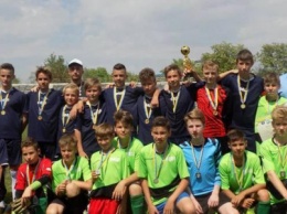 Ученики мирноградской ОШ №9 стали чемпионами области по футболу и теперь будут готовиться ко Всеукраинским соревнованиям