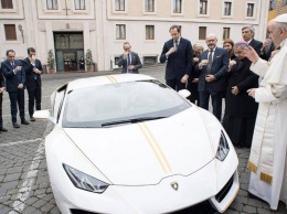 Автомобиль Папы Римского продали за 715 тысяч евро