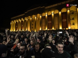 На грани гражданского противостояния: Хроника "клубных протестов" в Тбилиси