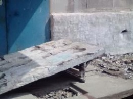 Смерть под бетонной плитой: полиция начала расследование по факту смерти ребенка в Доброполье