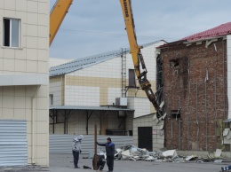 В Кемерово начался снос "Зимней вишни"