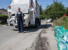 В Запорожье мусор без брендовых пакетов вывозить не будут