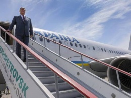 Порошенко во время визита в Днепр пообещал городу новый аэропорт и роль воздушного хаба
