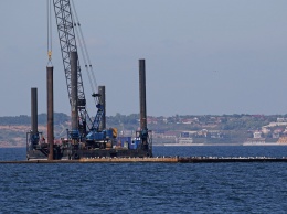 Мегастройка в Одесском заливе: старый подрядчик только восстановит утонувшую часть волнолома, достраивать будут другие