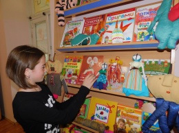 В Николаеве на акции «Ночь в библиотеке» официально «зарегистрировали» страну «Детство»