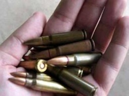 Криворожане, которых поймали с гранатой и патронами, утверждают, что носили боеприпасы "без цели"