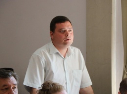 Депутат горсовета заявил, что КП "Капстроительство Николаева" два года не исправляет свои же ошибки, из-за которых дети мерзнут в школе №45