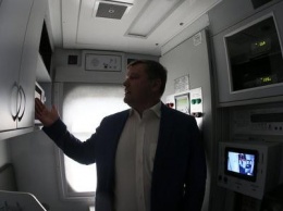 "Укрзализныця" показала новые вагоны: с видеослежением, USB и мониторами (фото)