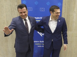 Пенс обсудил с Ципрасом переговоры о названии Македонии