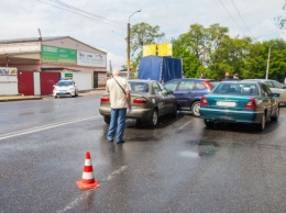 ДТП в Днепре: на перекрестке столкнулись четыре авто