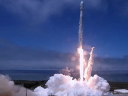 В Калифорнии успешно стартовала Falcon 9 с семью спутниками. Видео