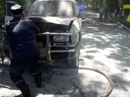 На Французском бульваре в Одессе подожгли автомобиль