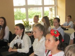 Школьники Мирнограда почтили память жертв Большого террора