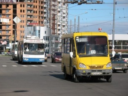 Черный дым из салона: в оккупированном Донецке в маршрутке произошел взрыв (ФОТО, ВИДЕО)