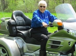 91-летняя мотоциклистка Мириам Бергер Лэйшуэ