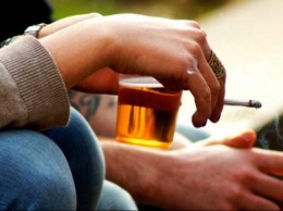 Украина вошла в пятерку стран, которые больше всех тратят на сигареты и алкоголь (ИНФОГРАФИКА)
