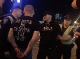 Разгромленный ресторан, окровавленные фанаты: В Киеве напали на болельщиков "Ливерпуля"