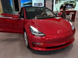 Tesla анонсировала полноприводную Model 3
