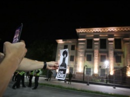 Акция в поддержку Сенцова: В Киеве "подожгли" посольство России