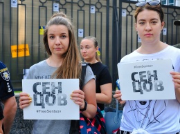 В Москве задержали участницу одиночного пикета за Сенцова