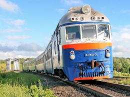Авария в Одесской области: автомобиль столкнулся с поездом, есть погибшая и пострадавшие (ФОТО)