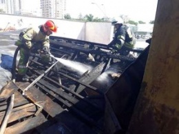 В Киеве потушили пожар в бывшем кинотеатре "Экран"