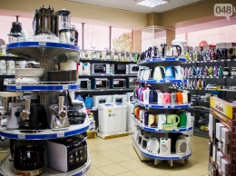 Хозяин одесского магазина помахал полицейской "корочкой" и обвинил в краже растерянного покупателя