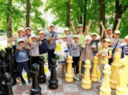 В Павлограде шахтеры и полицейские поменялись детьми на один день (ФОТО)