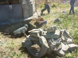 На старогородском кладбище Славянска ведутся работы. Шокирующие находки