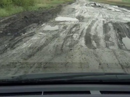 В ближайшие дни завершится ремонт дороги на въезде в Купянск