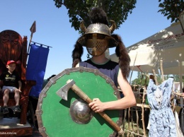 Рыцари, средневековые игры и конкурсы: николаевцы посетили фестиваль исторического боя "Кубок Ольвии"