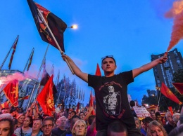 В Македонии тысячи людей вышли на протест против изменения названия страны