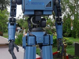 На фестивале робототехники определили самого большого робота-волонтера (ФОТО)