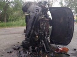 На трассе «Днепр - Никополь» произошло серьезное ДТП: внедорожник столкнулся со Skoda (ФОТО)