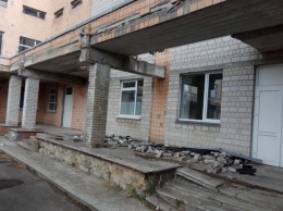 ЧП на Киевщине: обрушилась часть детской больницы. ФОТО