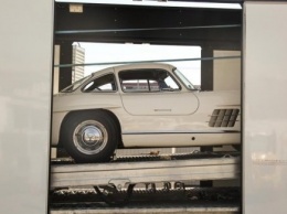 Два Mercedes-Benz 300 SL, простоявших в гараже более 50 лет, пустят с молотка
