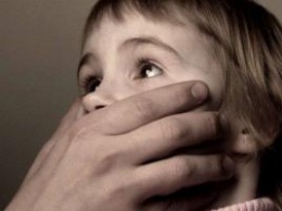 На Львовщине женщина застала сожителя с 4-летней дочерью: отморозок насиловал девочку