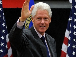 Билл Клинтон выпустил приключенческий роман о кибератаке на США, по которому снимут сериал