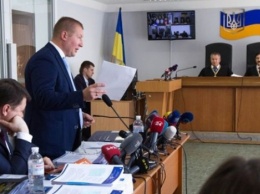 Из-за неявки свидетелей защиты суд объявил до 6 июня перерыв в заседании по делу Януковича