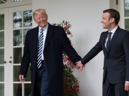 Трамп повел «ужасный» телефонный разговор с президентом Франции